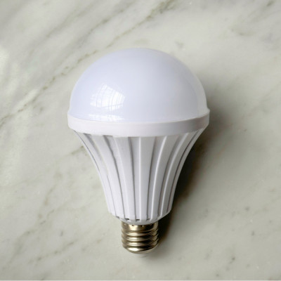 Светодиодная лампа с аккумулятором 3 шт. 7 Вт TTech Led Lamp (E27)